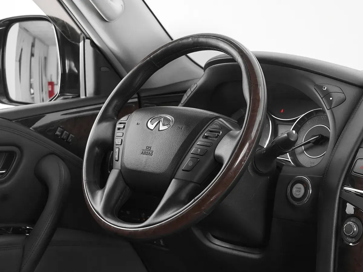 Infiniti QX56