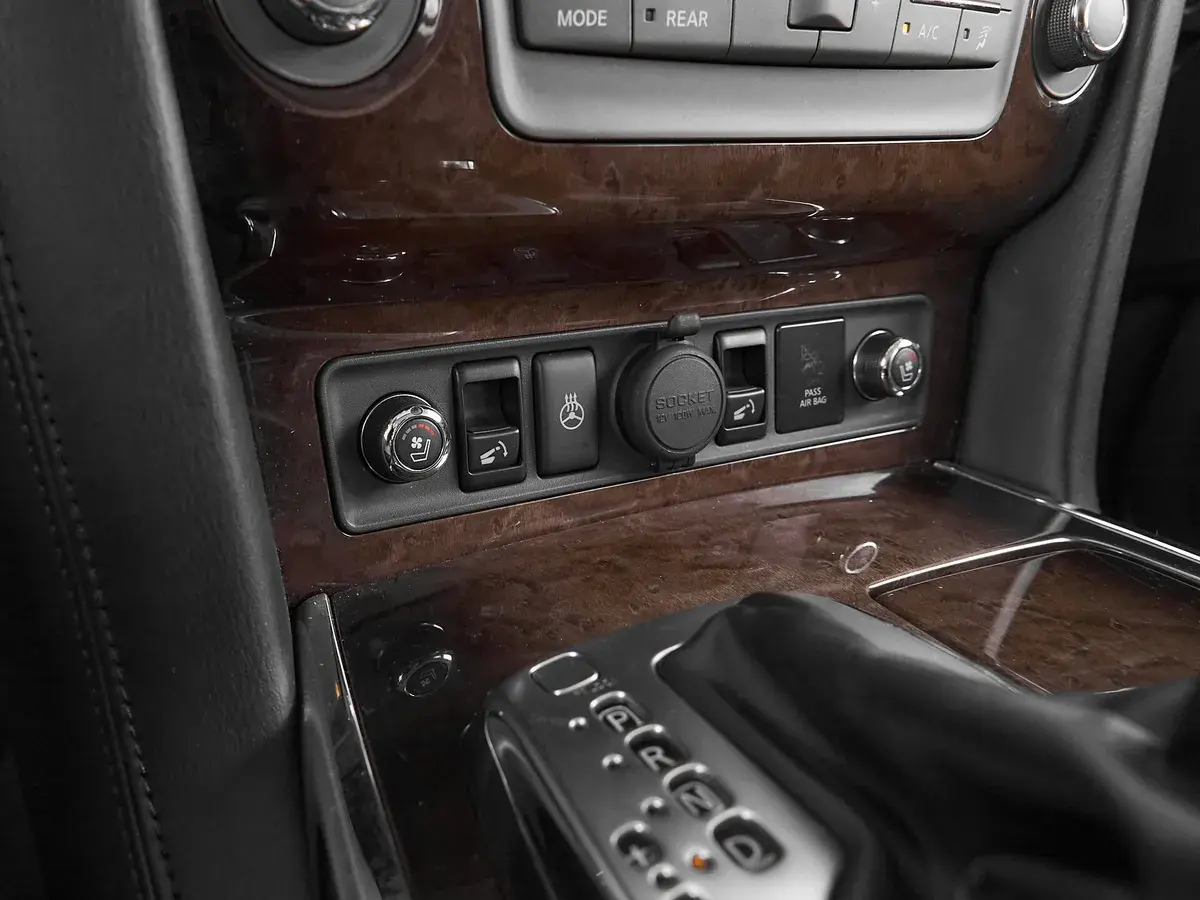 Infiniti QX56