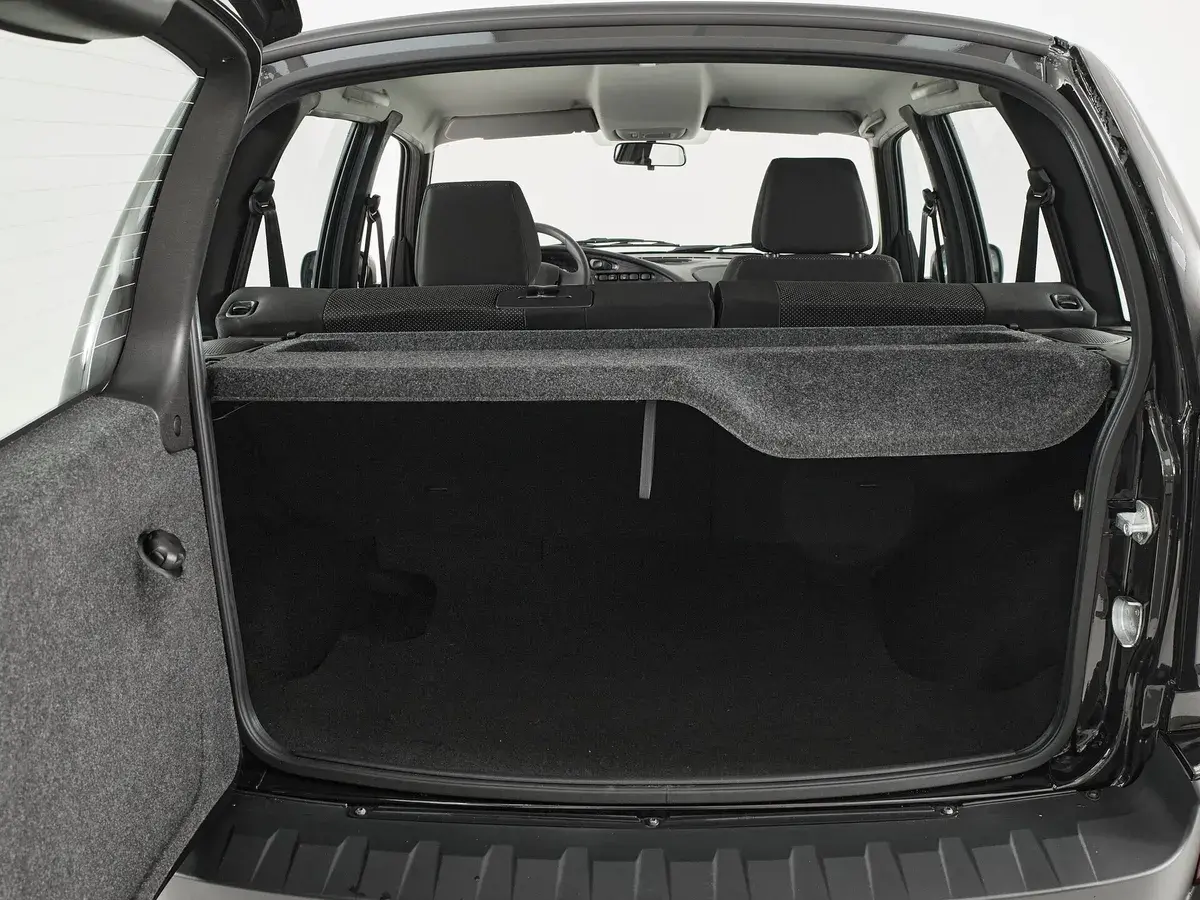 Lada Niva Travel
