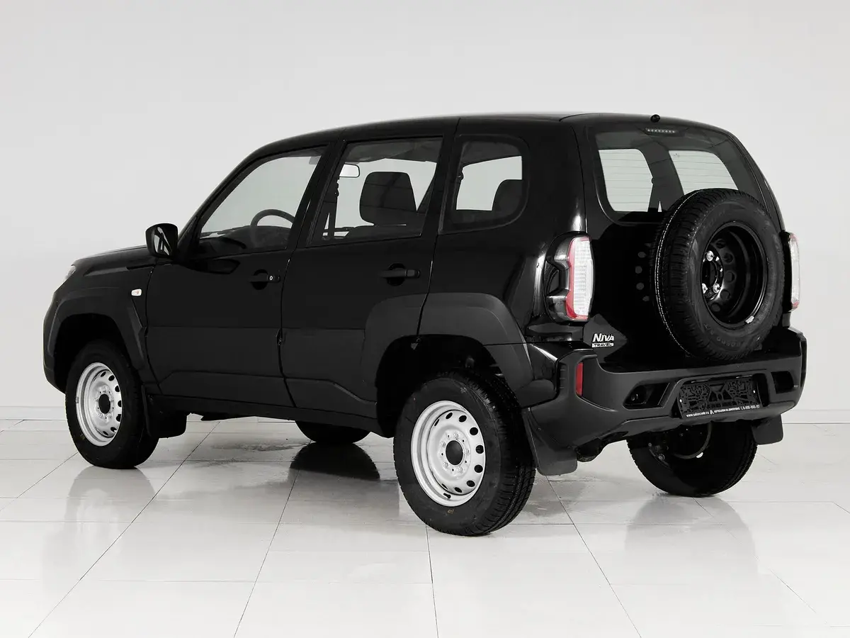 Lada Niva Travel