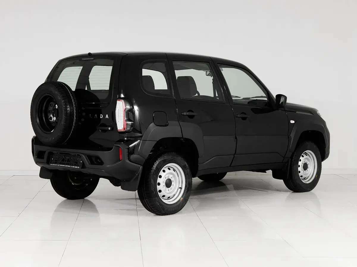 Lada Niva Travel