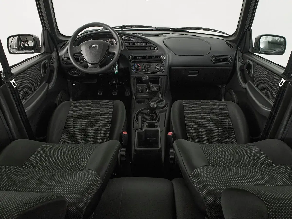 Lada Niva Travel