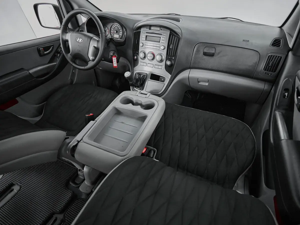Hyundai H-1
