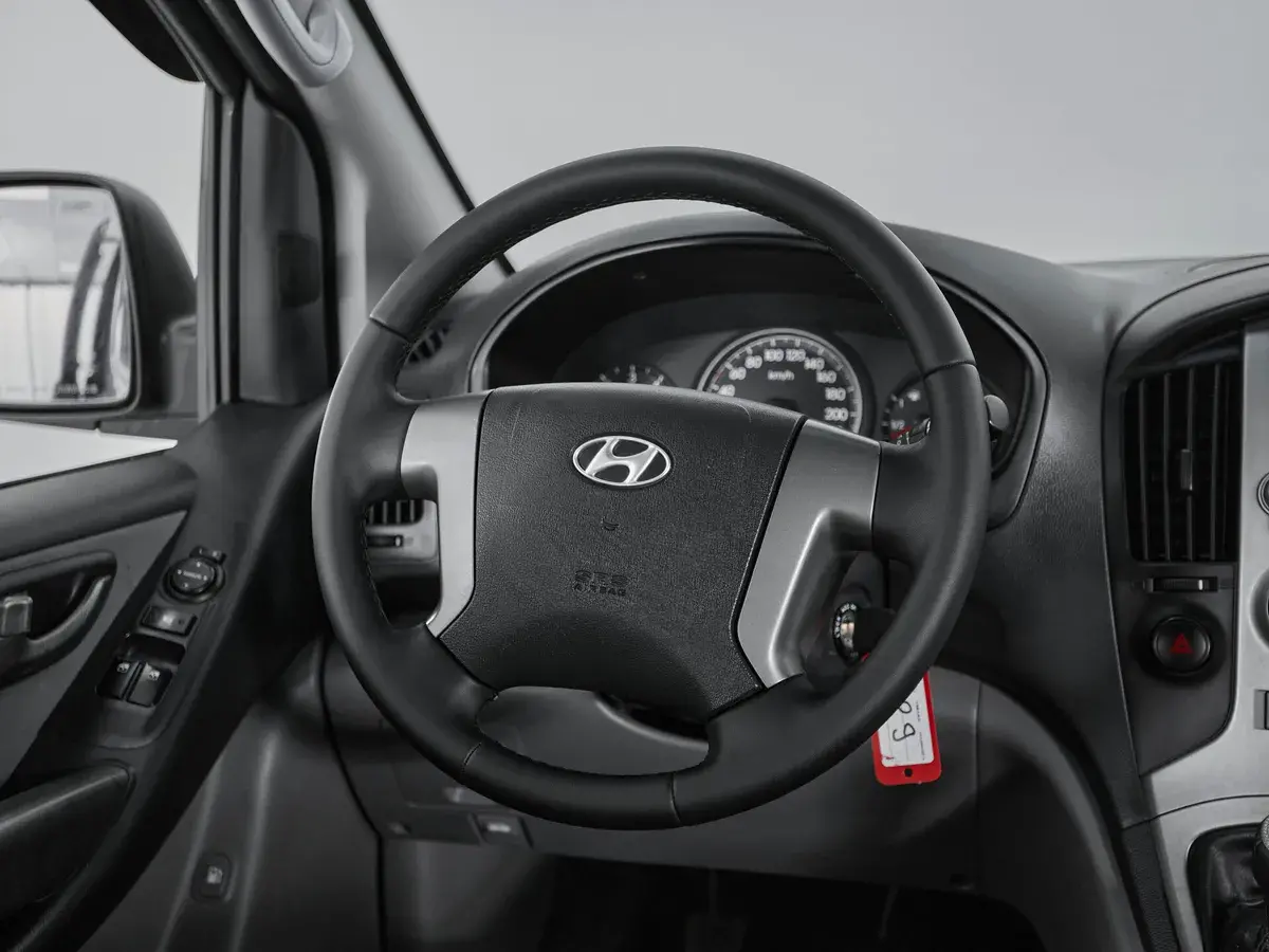 Hyundai H-1