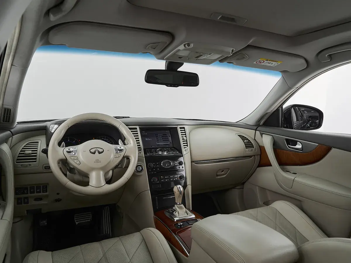 Infiniti QX70
