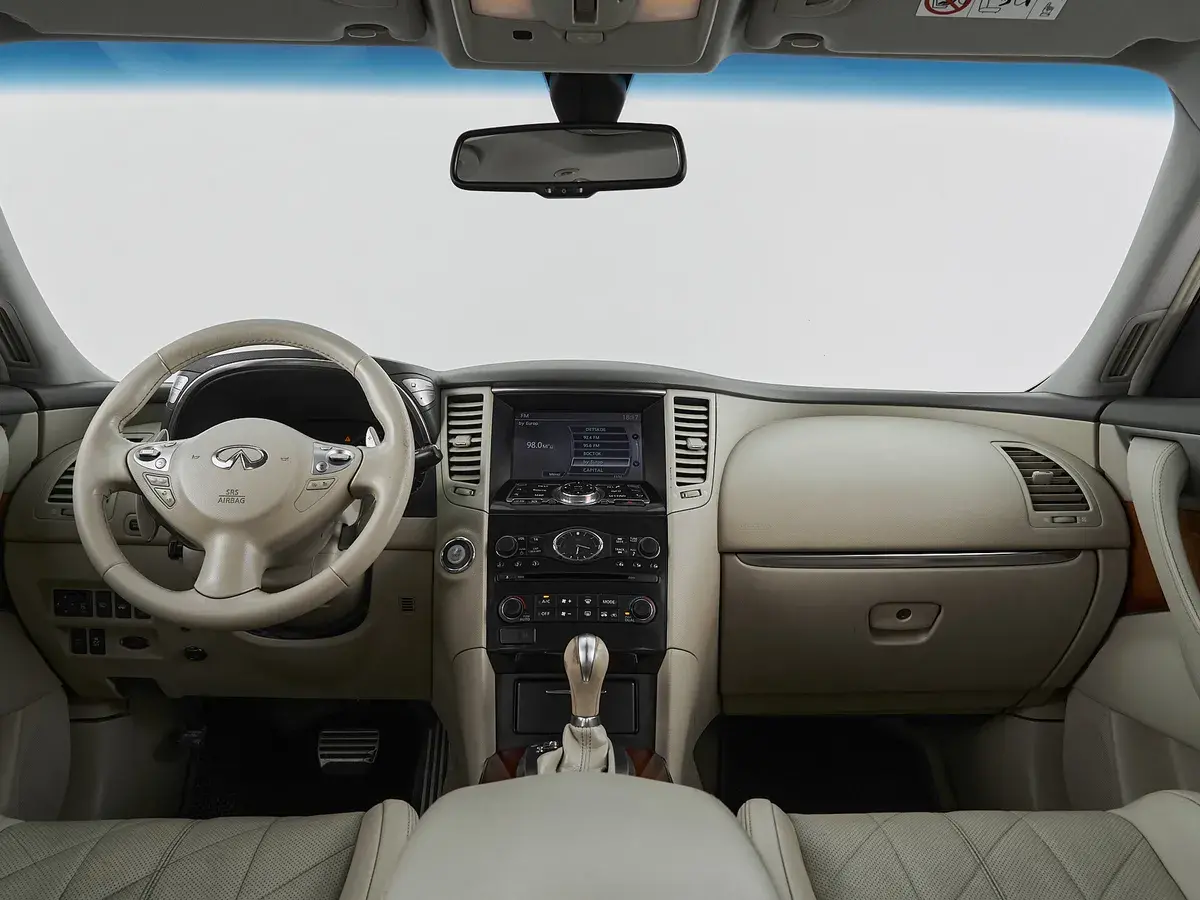 Infiniti QX70