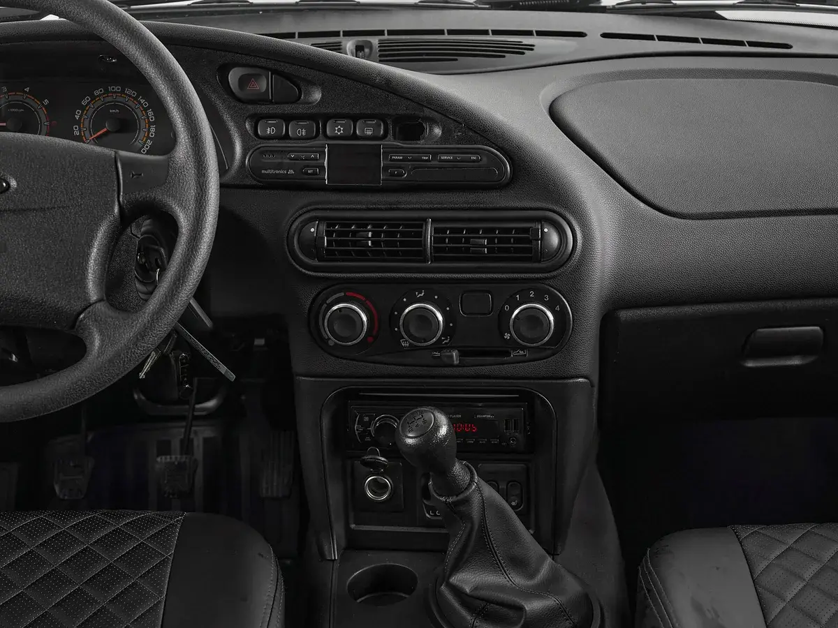 Lada Niva Travel