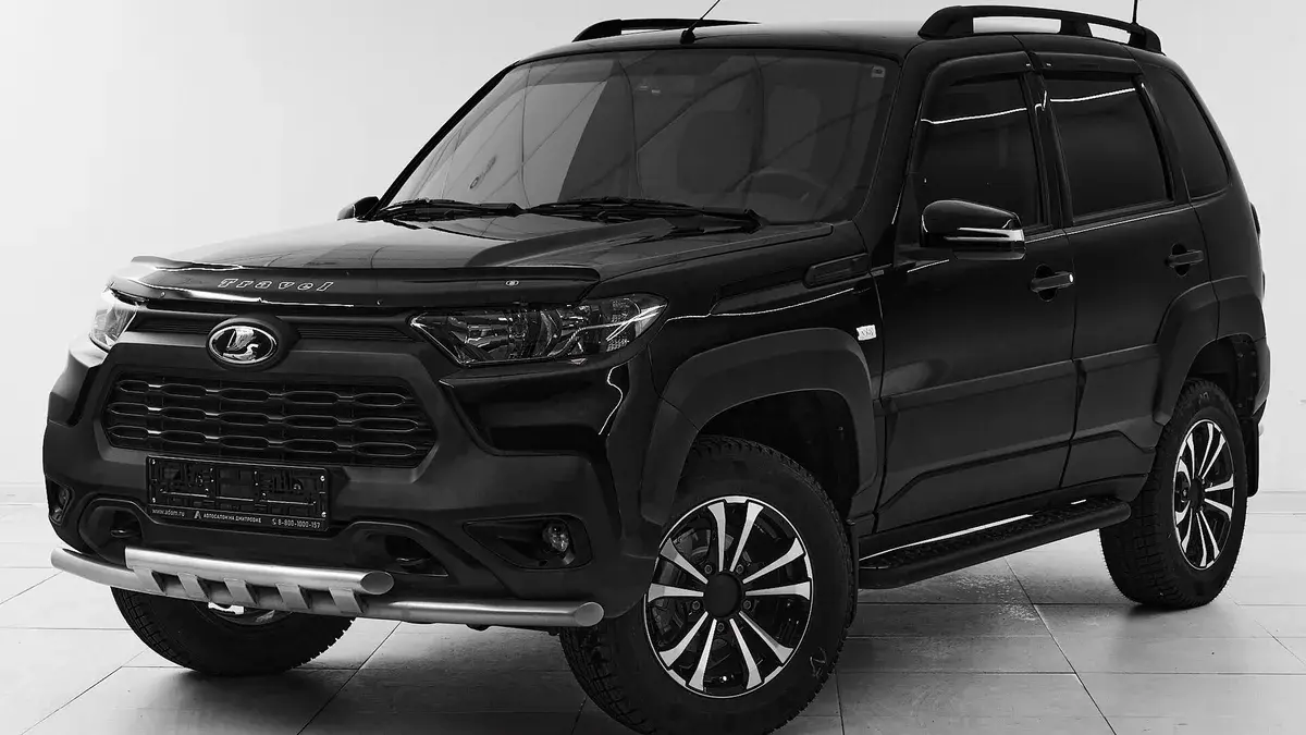 Lada Niva Travel