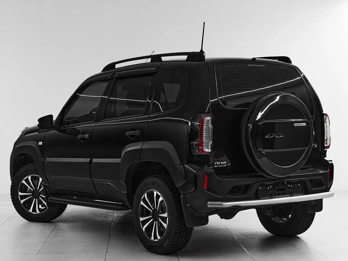 Lada Niva Travel