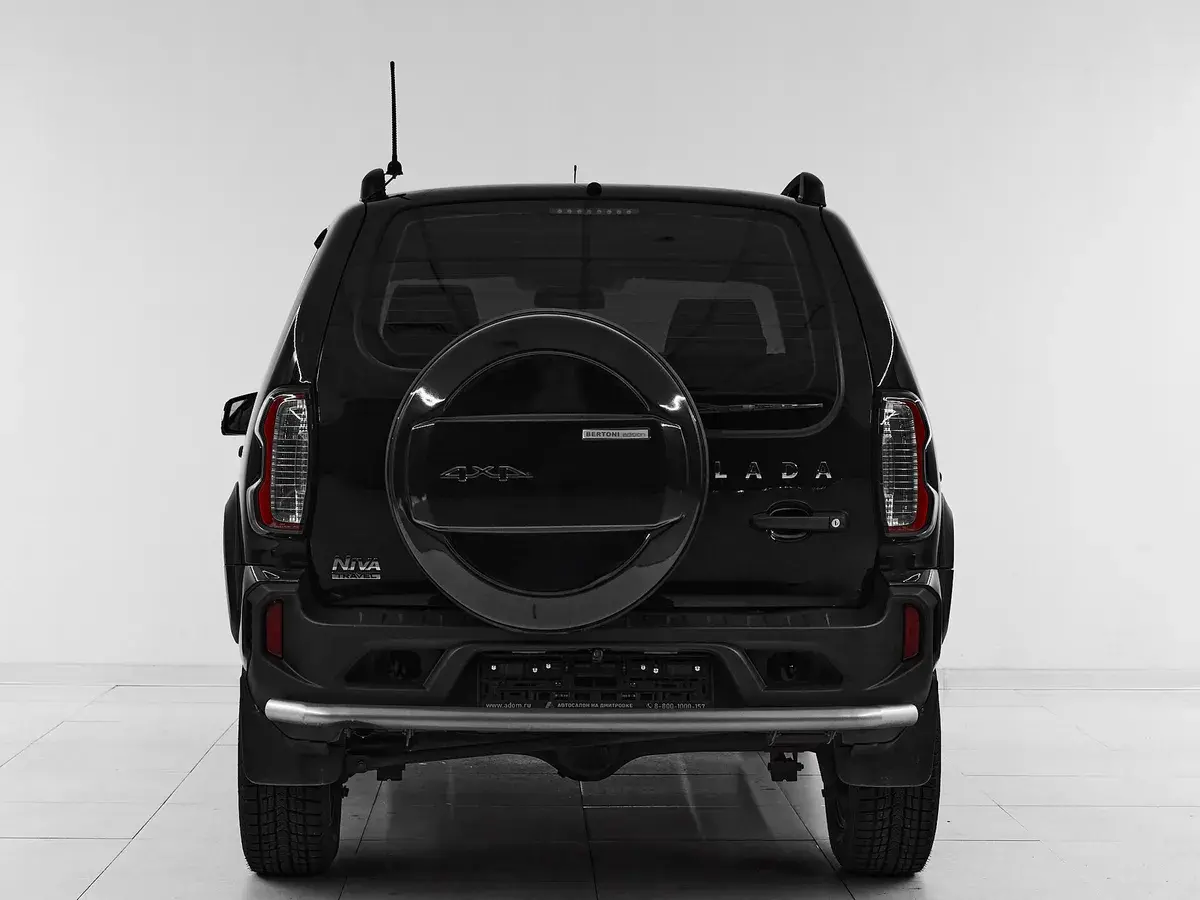 Lada Niva Travel