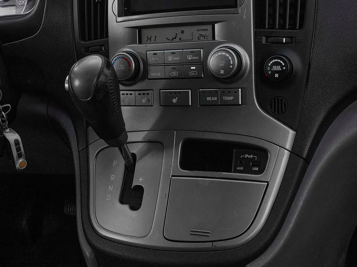 Hyundai Grand Starex
