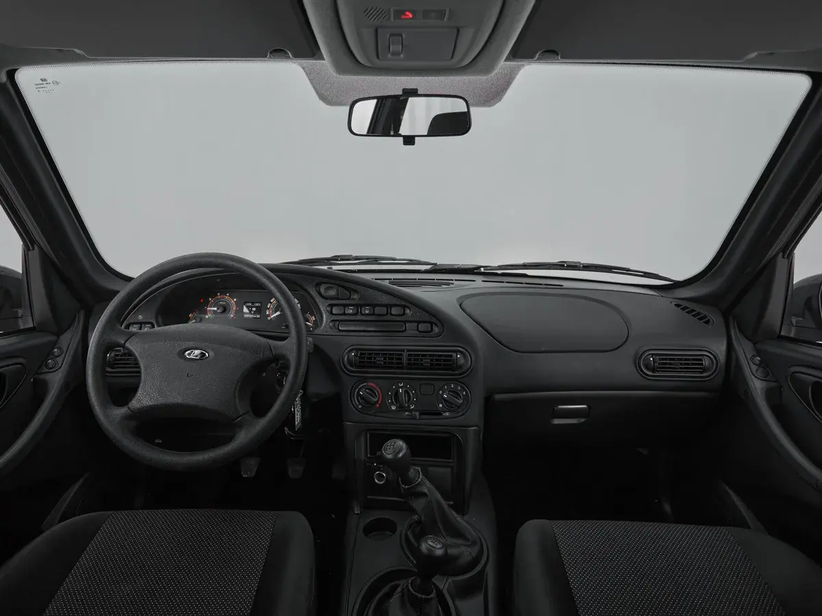 Lada Niva Travel