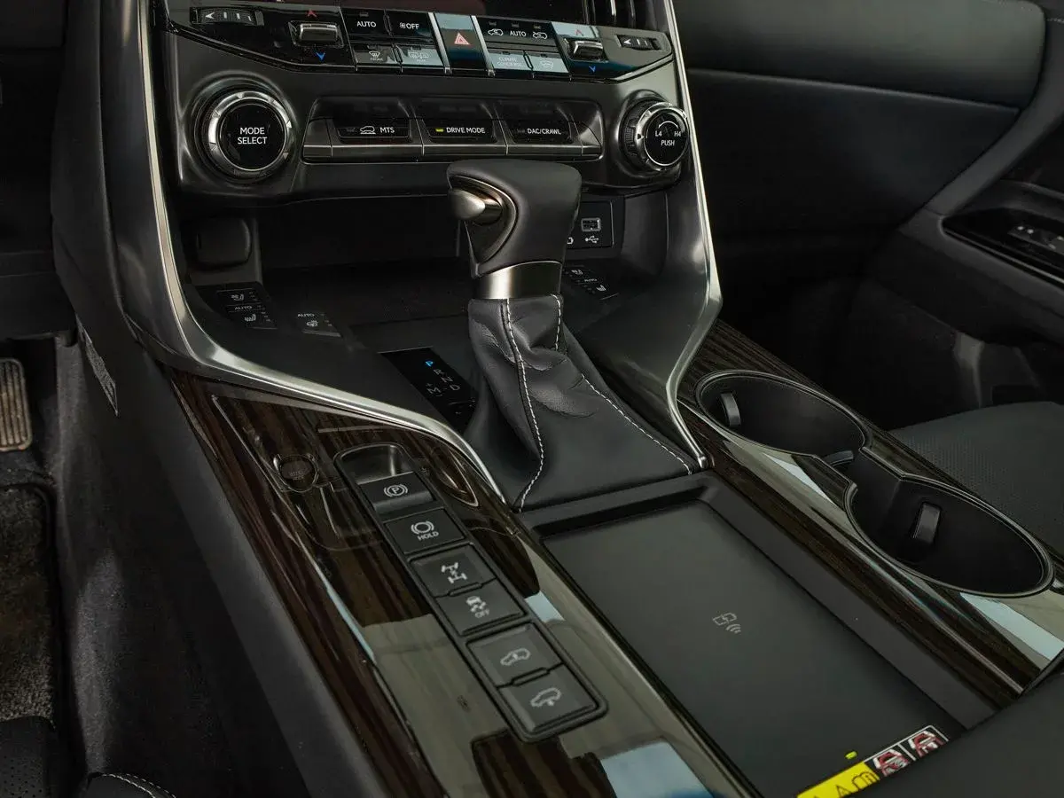 Lexus LX