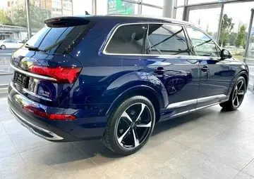Audi Q7 Вид 2