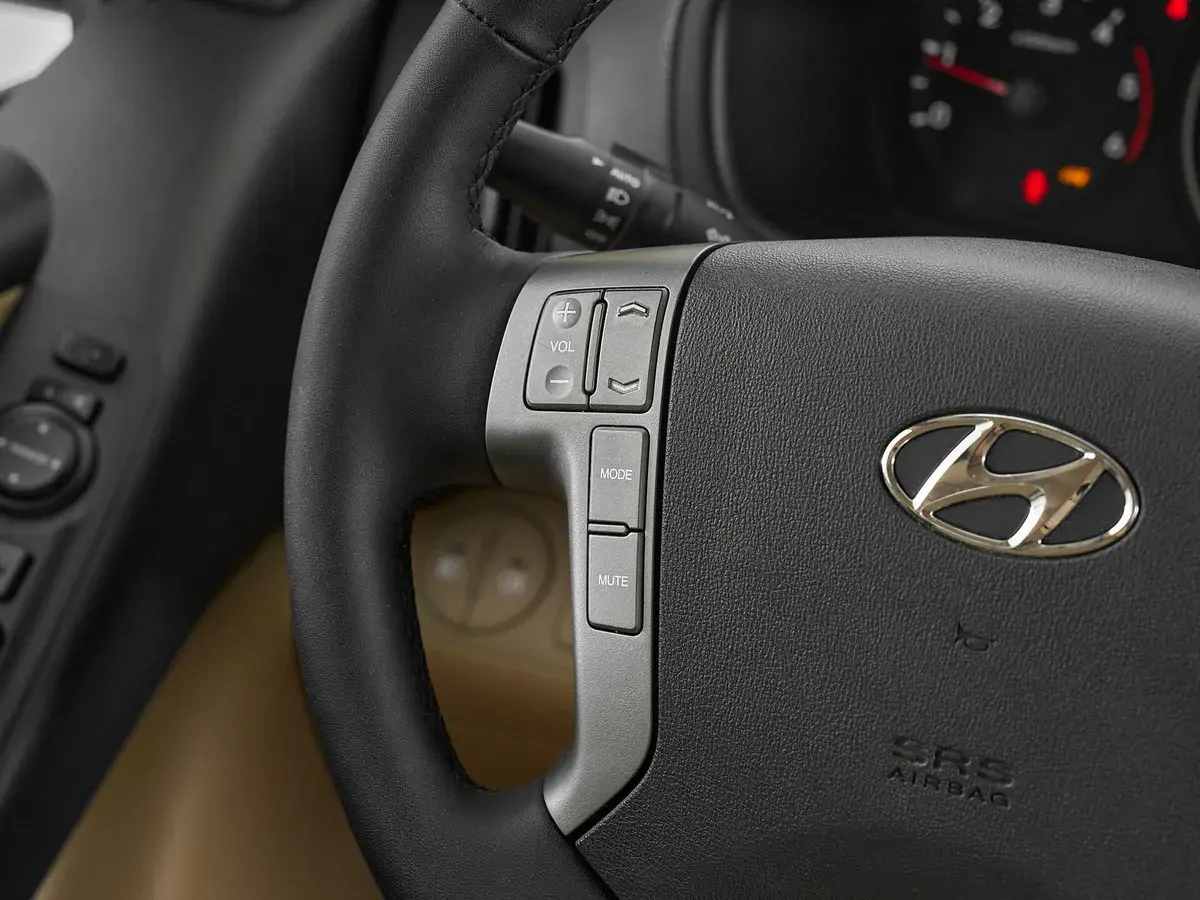 Hyundai H-1