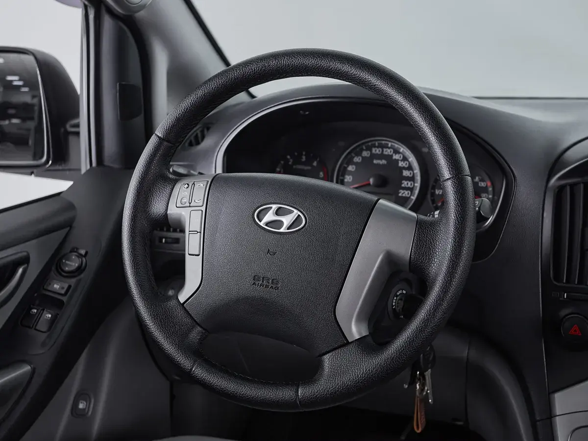 Hyundai H-1