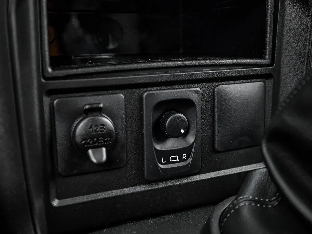 Lada Niva Travel