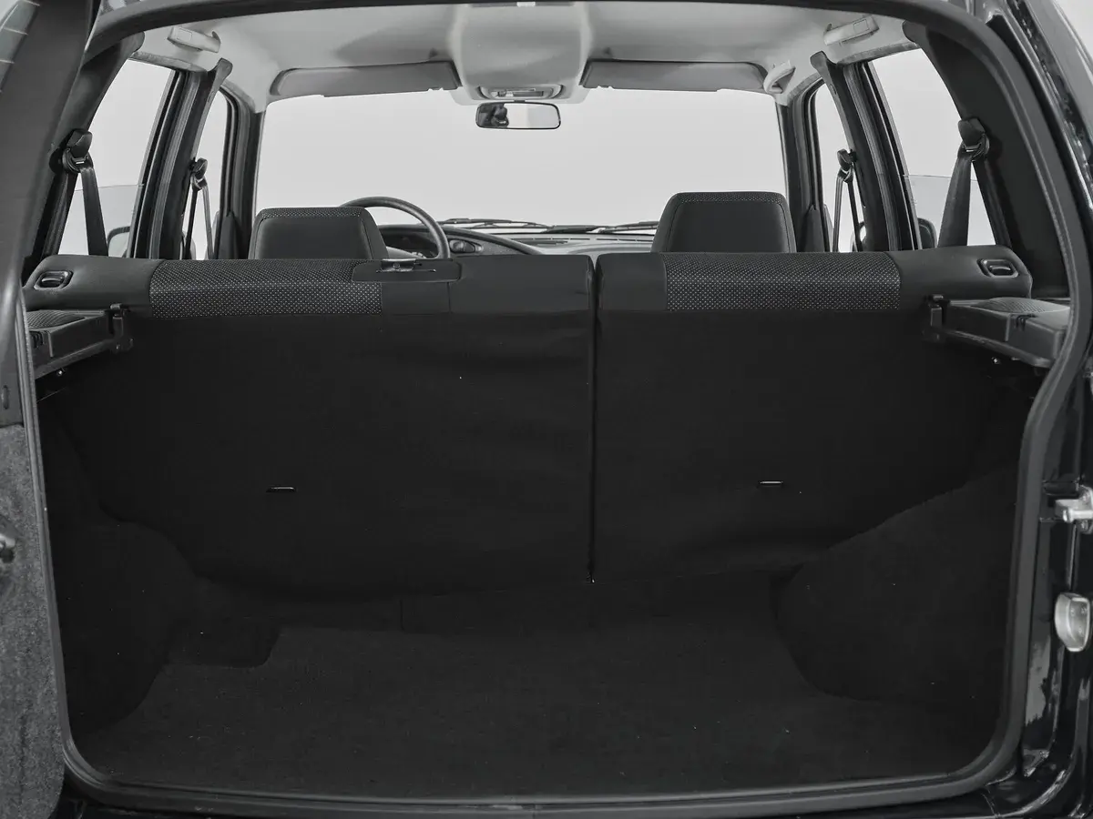 Lada Niva Travel