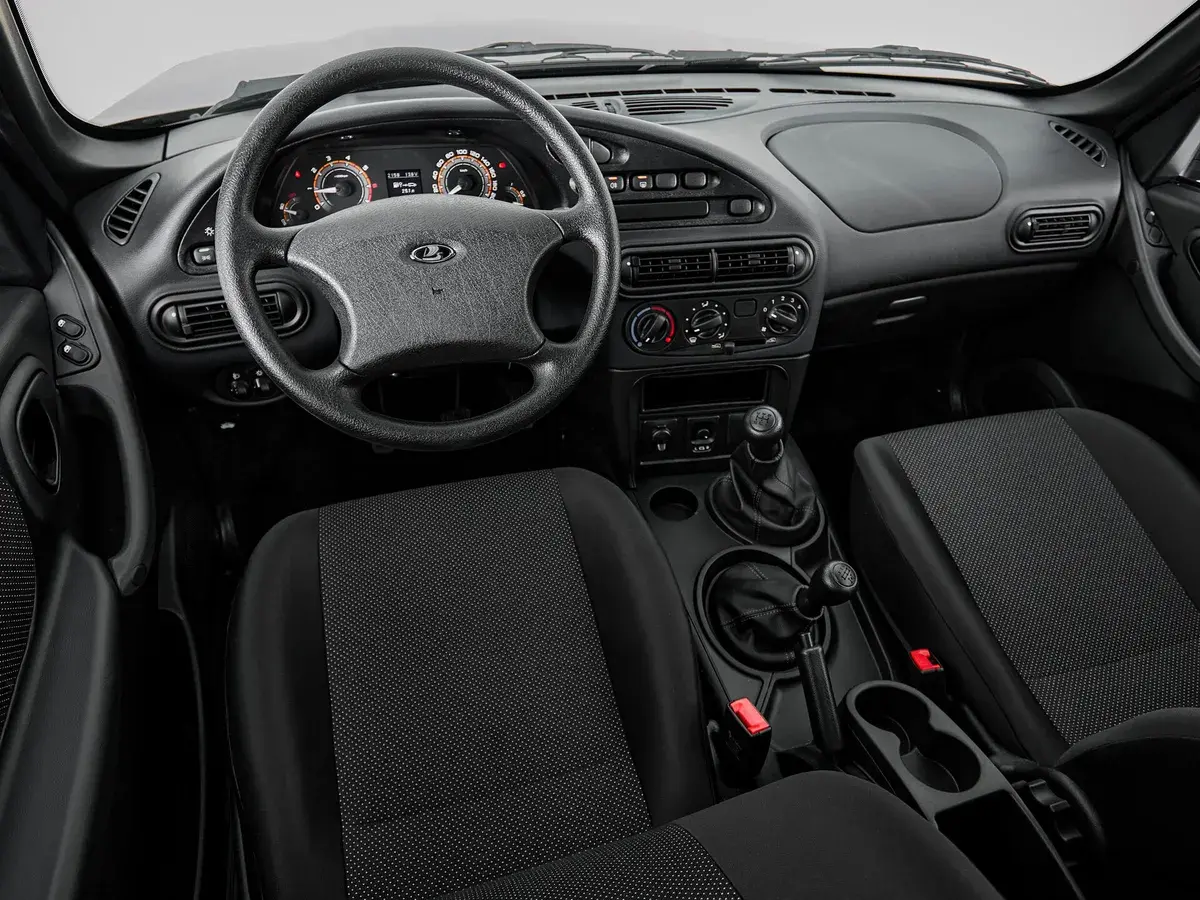 Lada Niva Travel