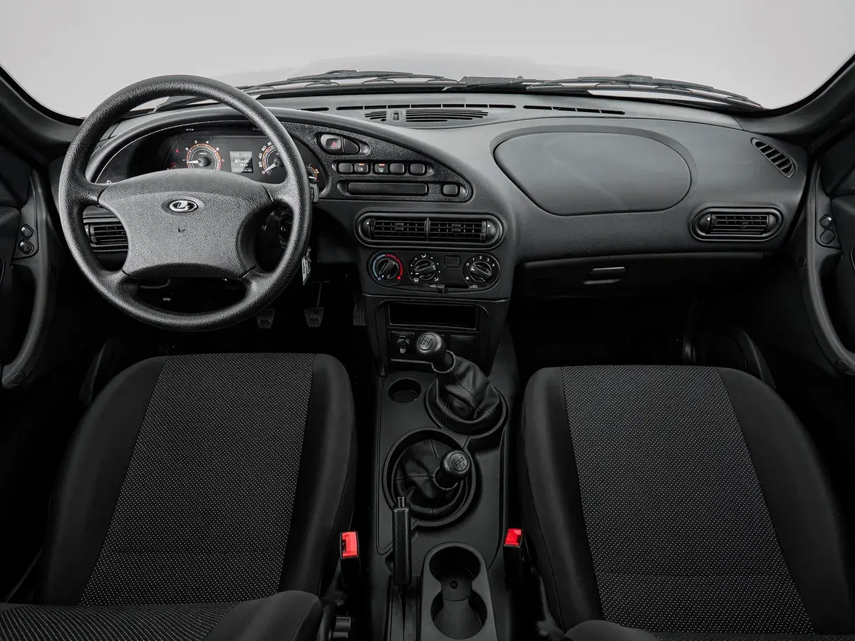 Lada Niva Travel