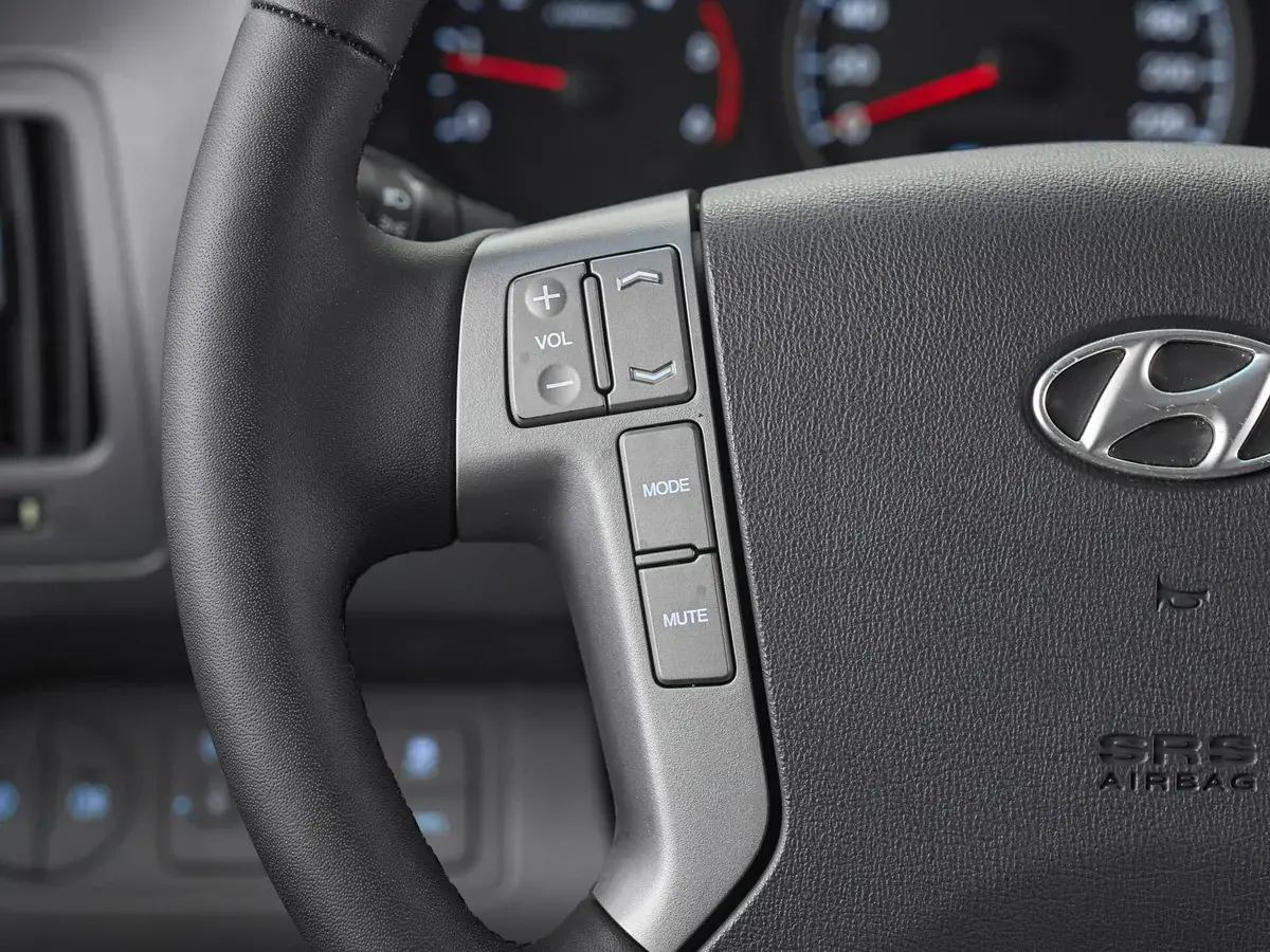 Hyundai H-1