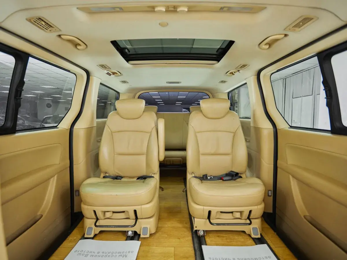 Hyundai Grand Starex