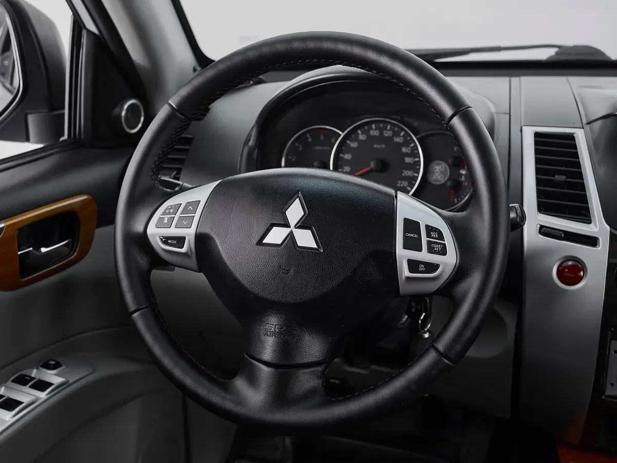 Mitsubishi Pajero Sport