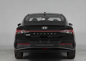 Hyundai Elantra Вид 5