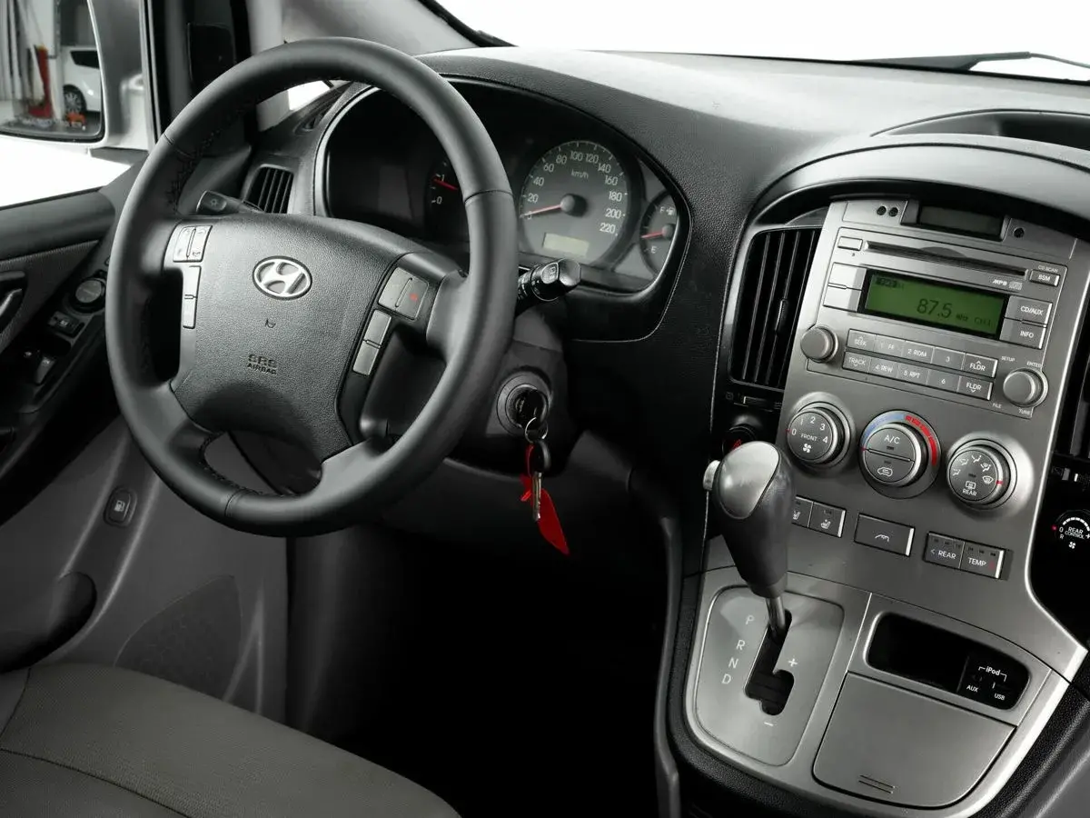 Hyundai Grand Starex