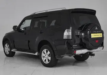 Mitsubishi Pajero Вид 4