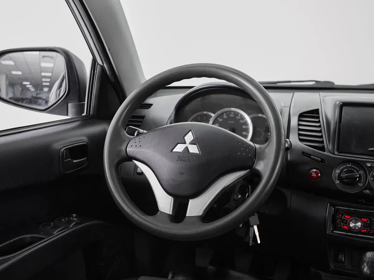 Mitsubishi L200