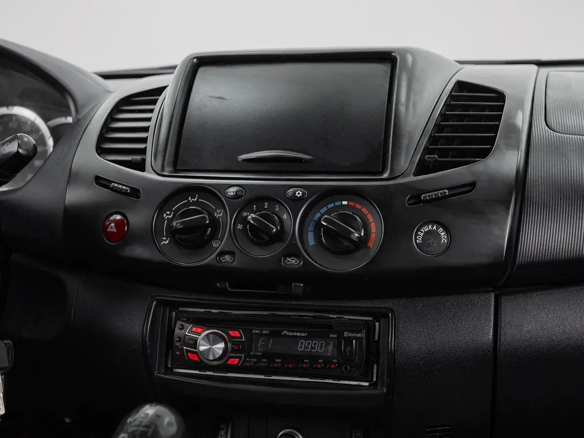 Mitsubishi L200