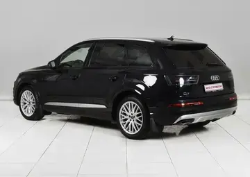 Audi Q7 Вид 2
