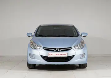 Hyundai Elantra Вид 2
