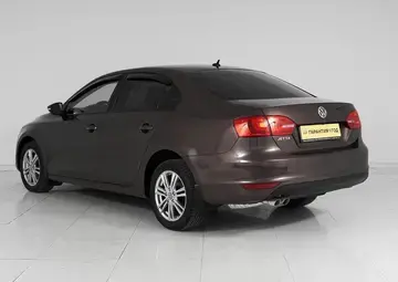 Volkswagen Jetta Вид 4