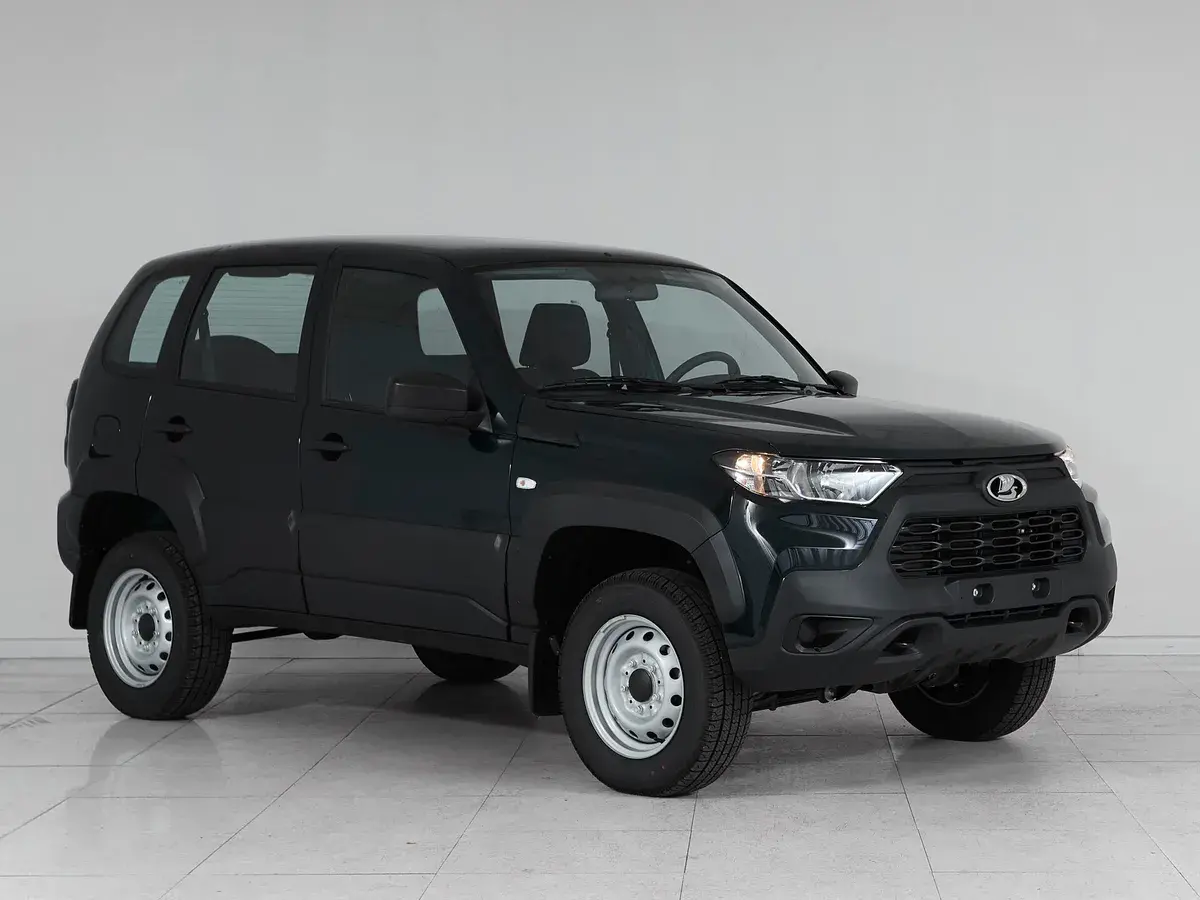 Lada Niva Travel