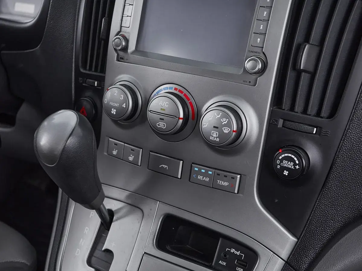Hyundai Grand Starex