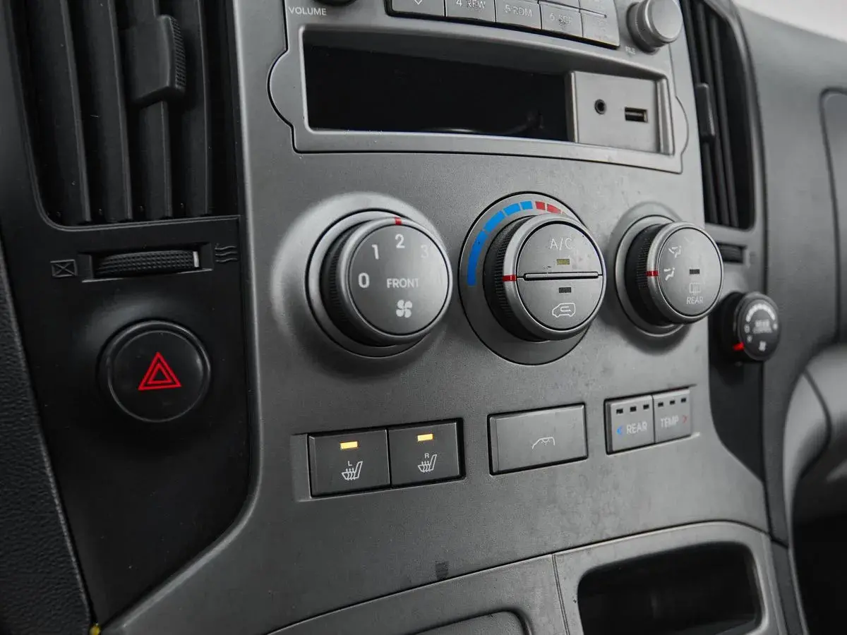 Hyundai Grand Starex