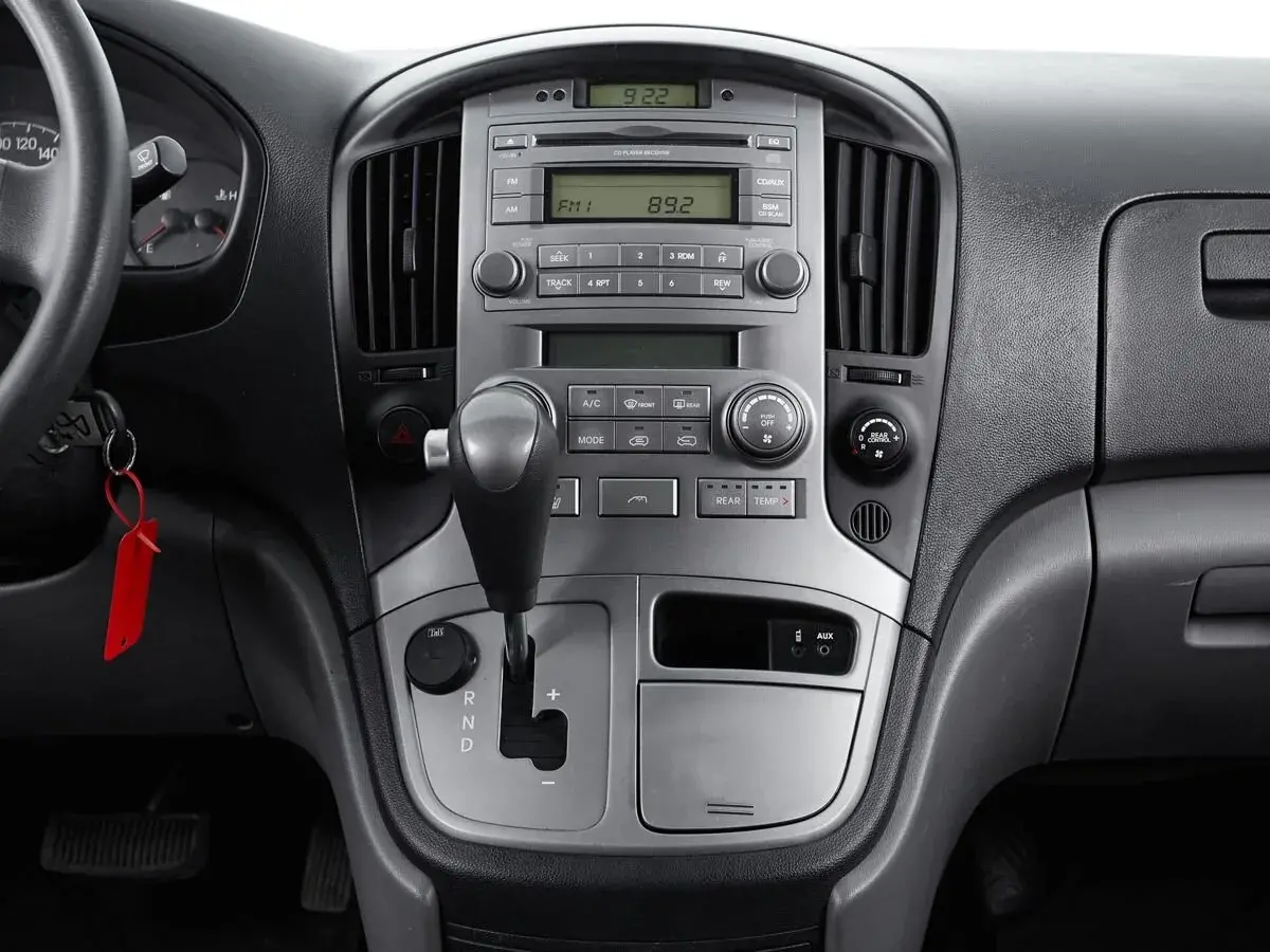 Hyundai Grand Starex