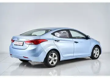 Hyundai Avante Вид 5