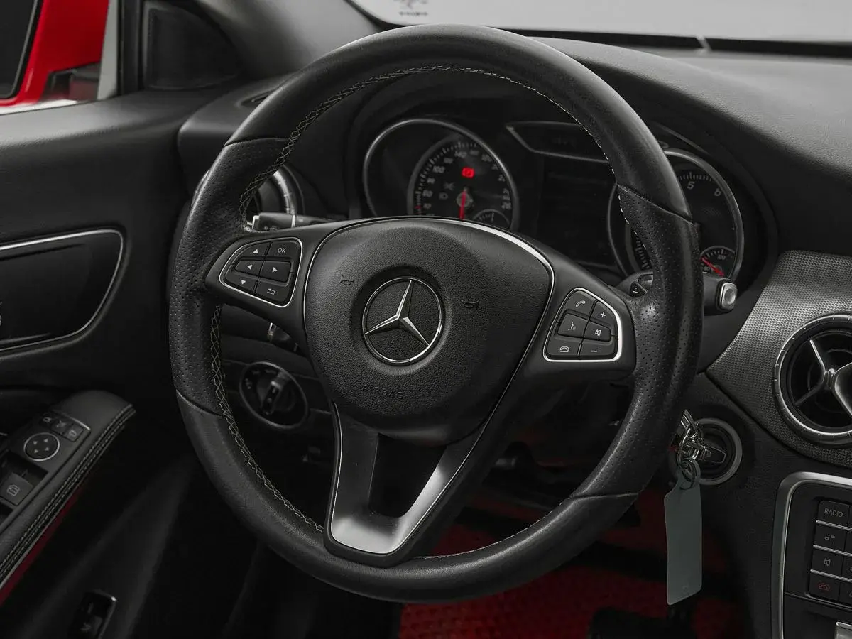 Mercedes benz CLA