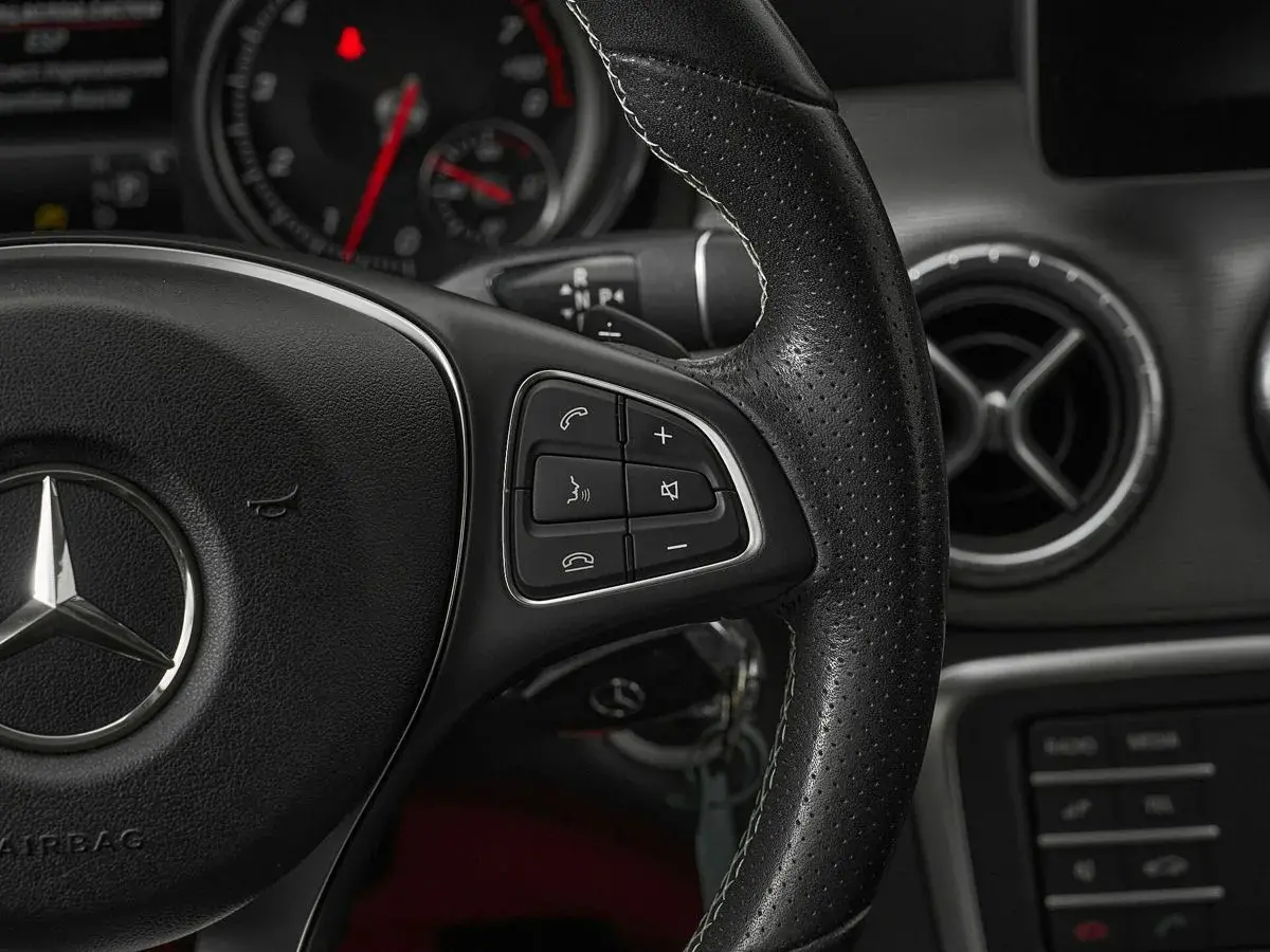 Mercedes benz CLA