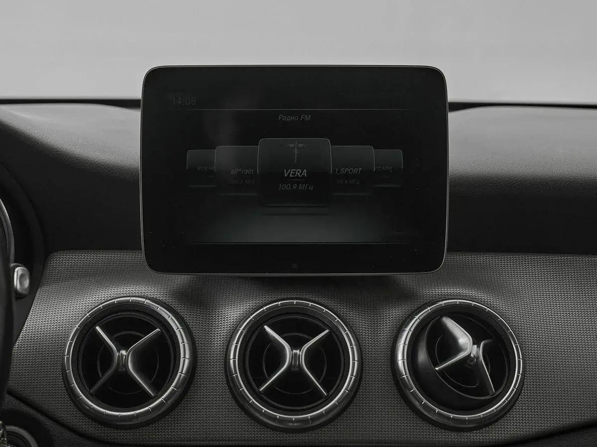Mercedes benz CLA