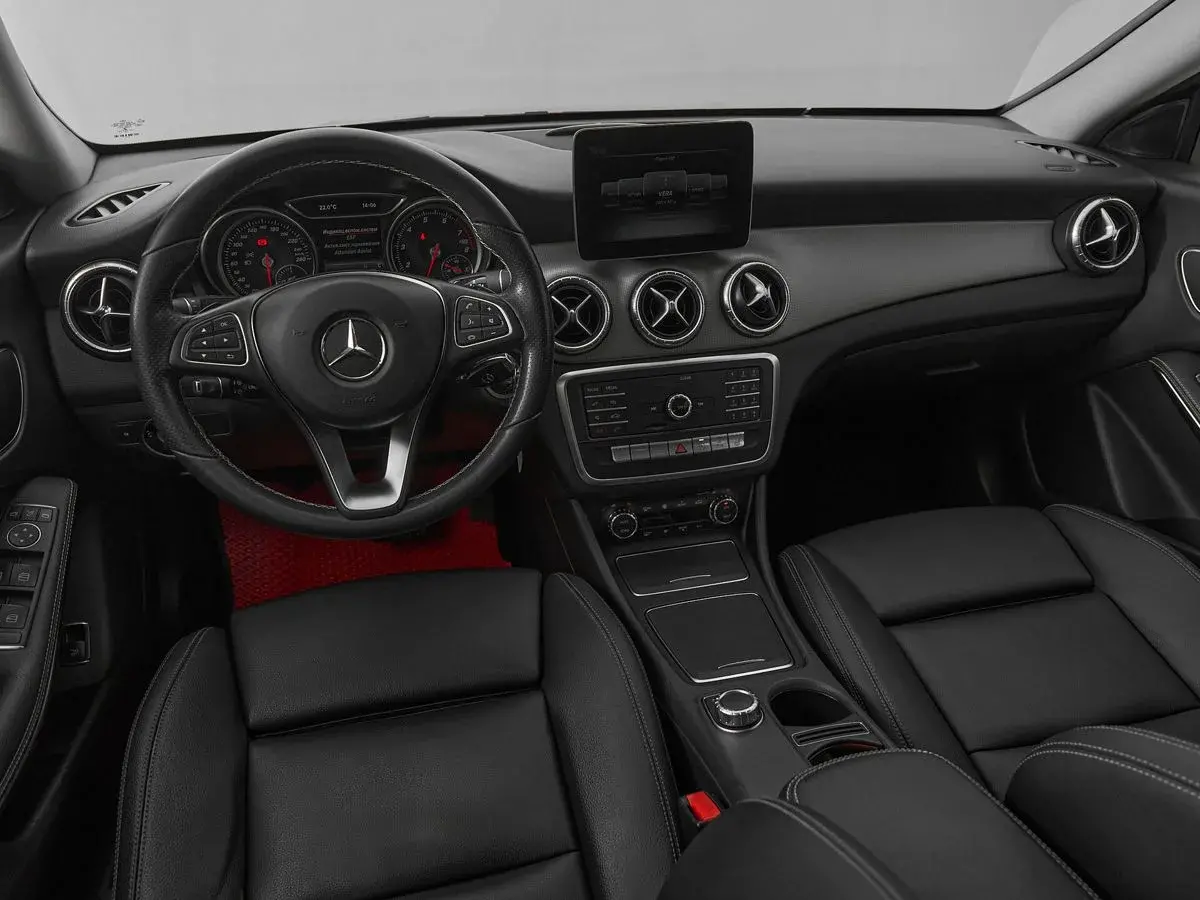 Mercedes benz CLA