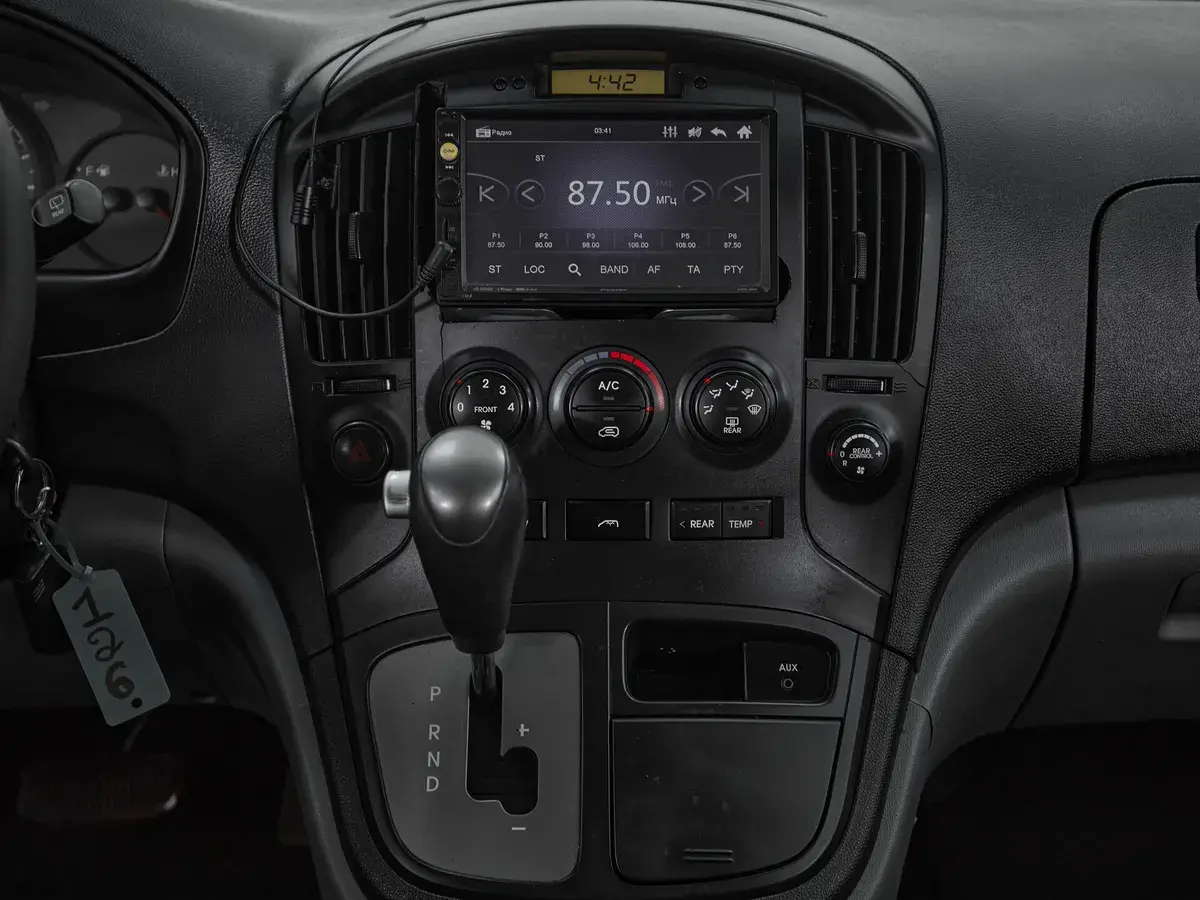 Hyundai Grand Starex