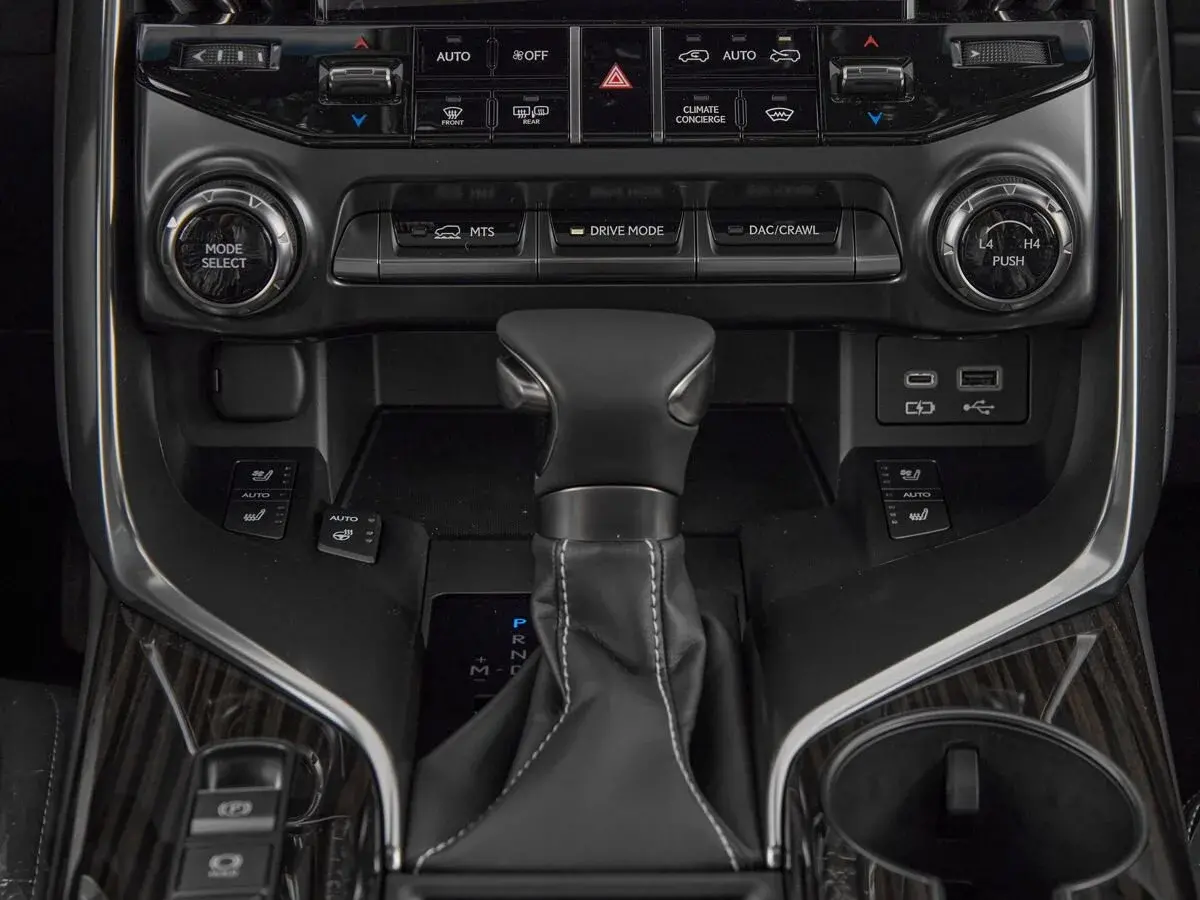 Lexus LX