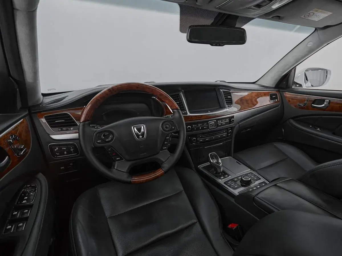 Hyundai Equus