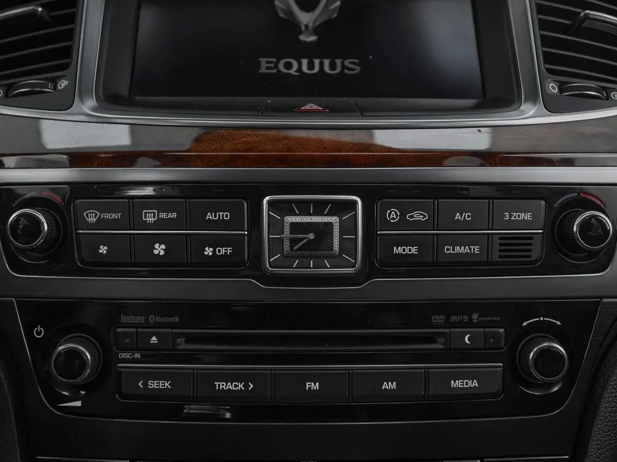 Hyundai Equus