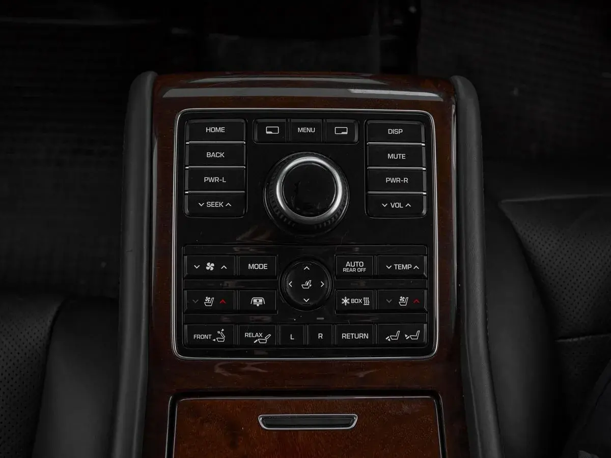 Hyundai Equus