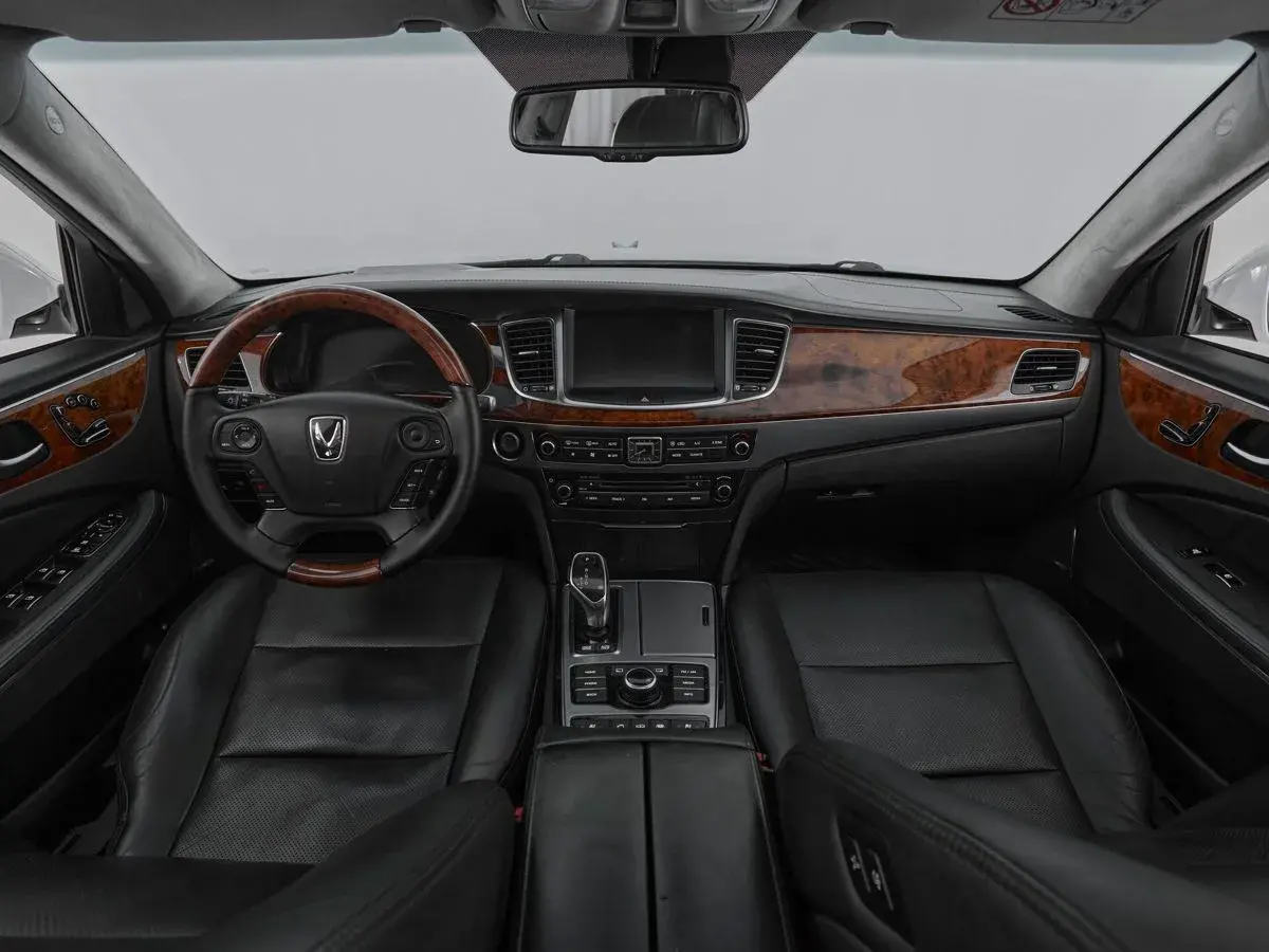 Hyundai Equus